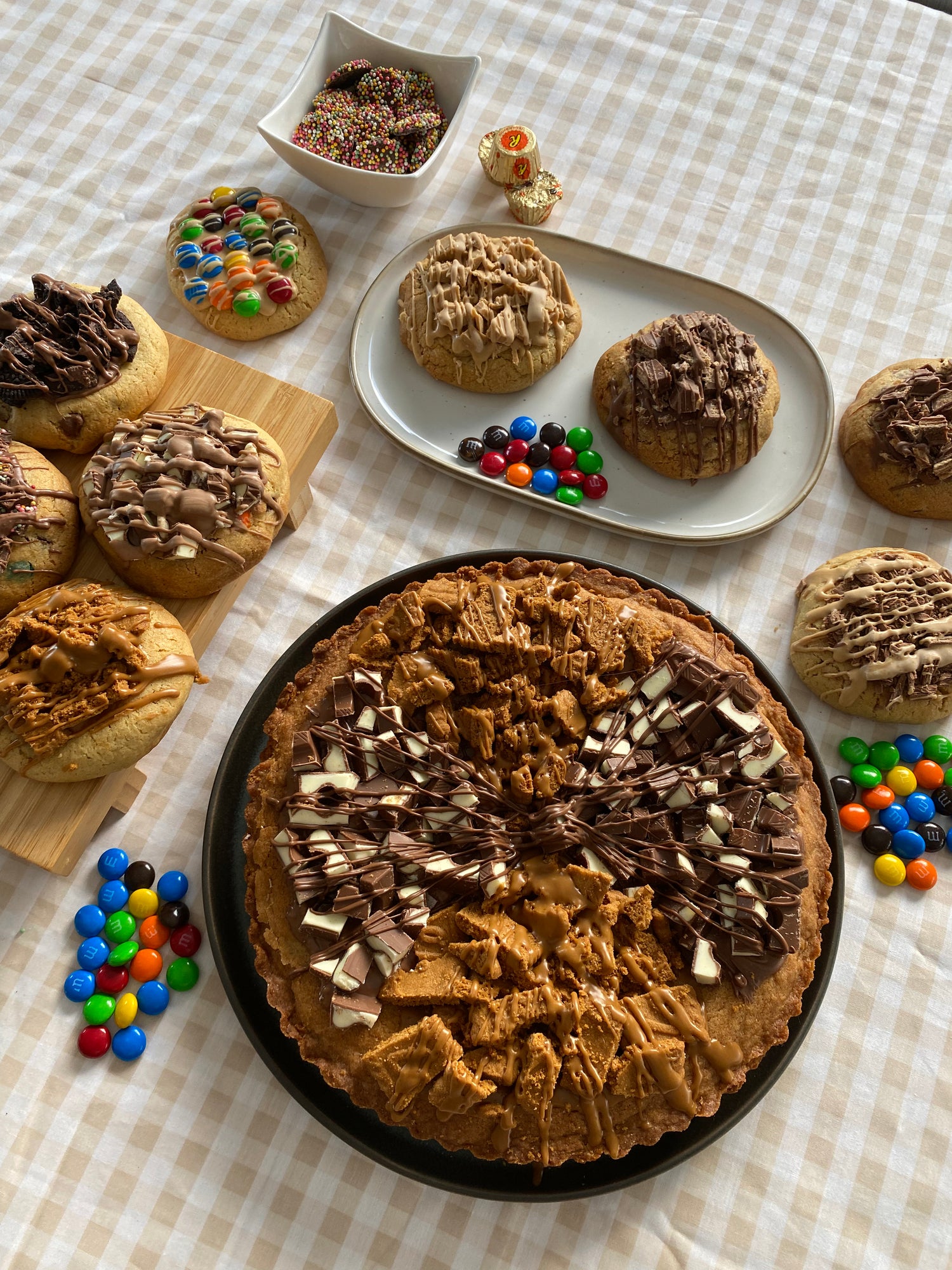 COOKIE PIZZAS